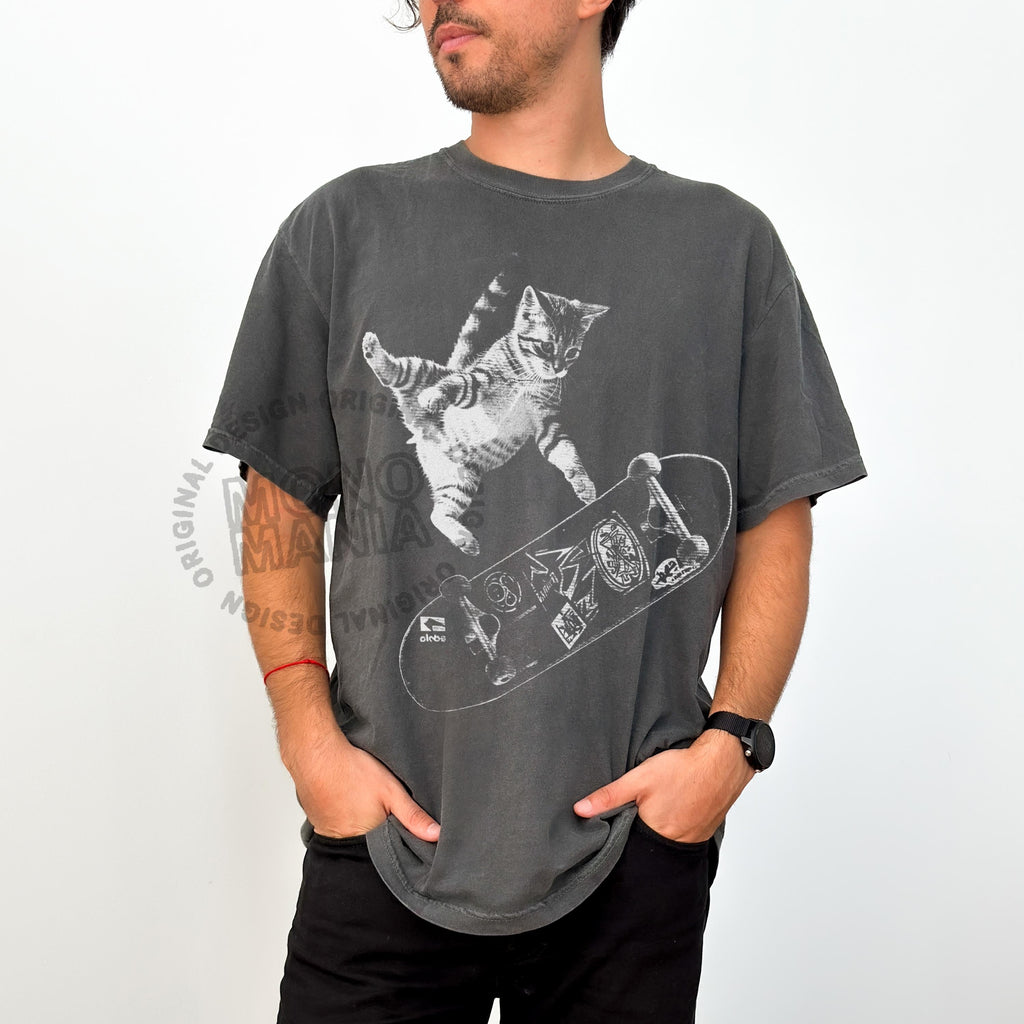 Retro Skateboarding Cat Vintage Kitten Punk Streetwear Tee Y2k Oversized