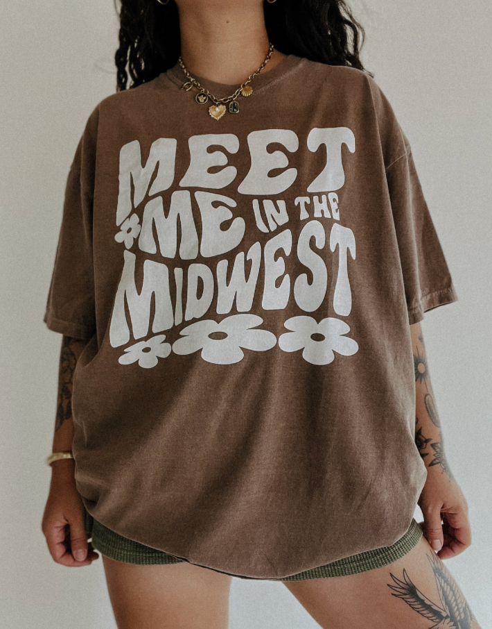 Meet Me in the Midwest Graphic Tee - Espresso