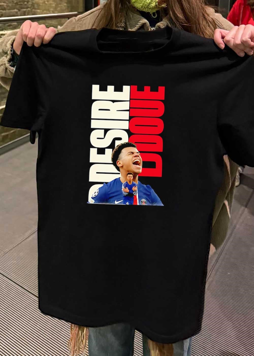 Désiré Doué Screaming PSG Player Silhouette Paris Saint Germain T-Shirt