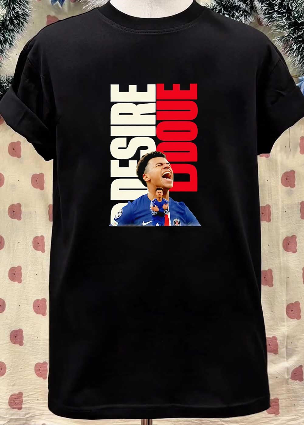 Désiré Doué Screaming PSG Player Silhouette Paris Saint Germain T-Shirt