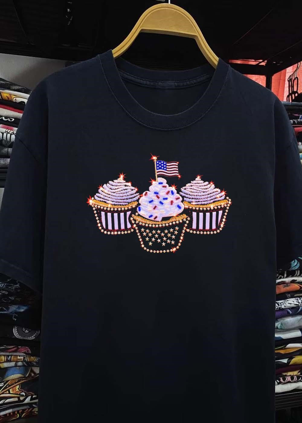 Patriotic Beaded Decor American Flag Patriotic Cupcake T-Shirt