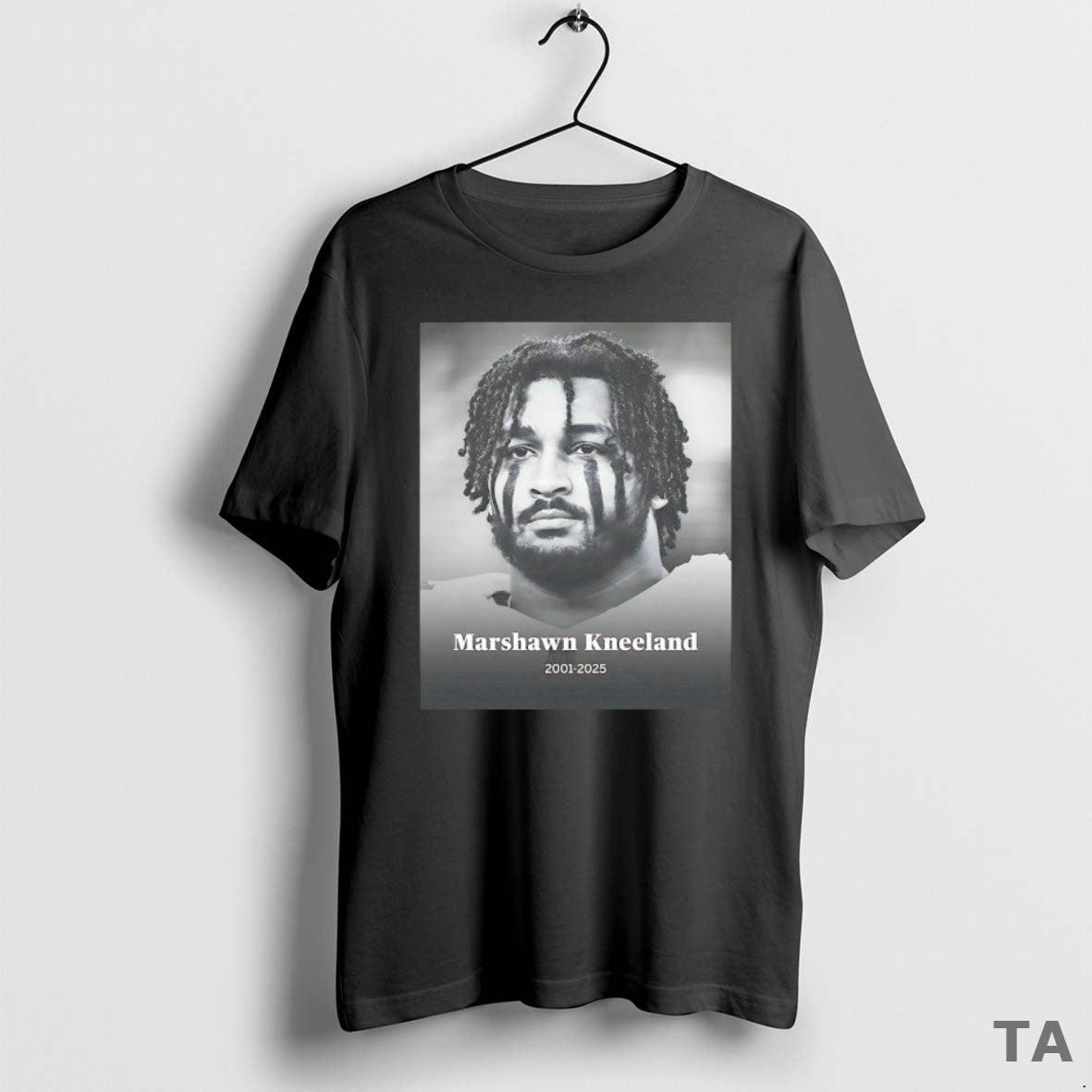 Top Dallas Cowboys Defensive End Marshawn Kneeland 2001 2025 T Shirt Sweater