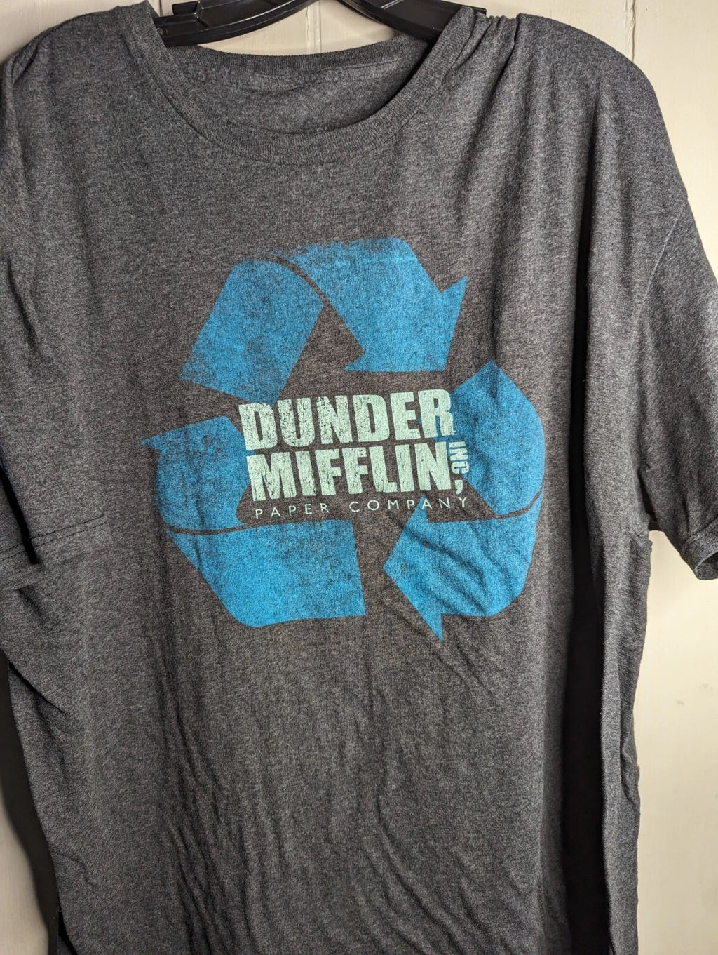 The Office, dunder mifflin t shirt 2 XL(?)
