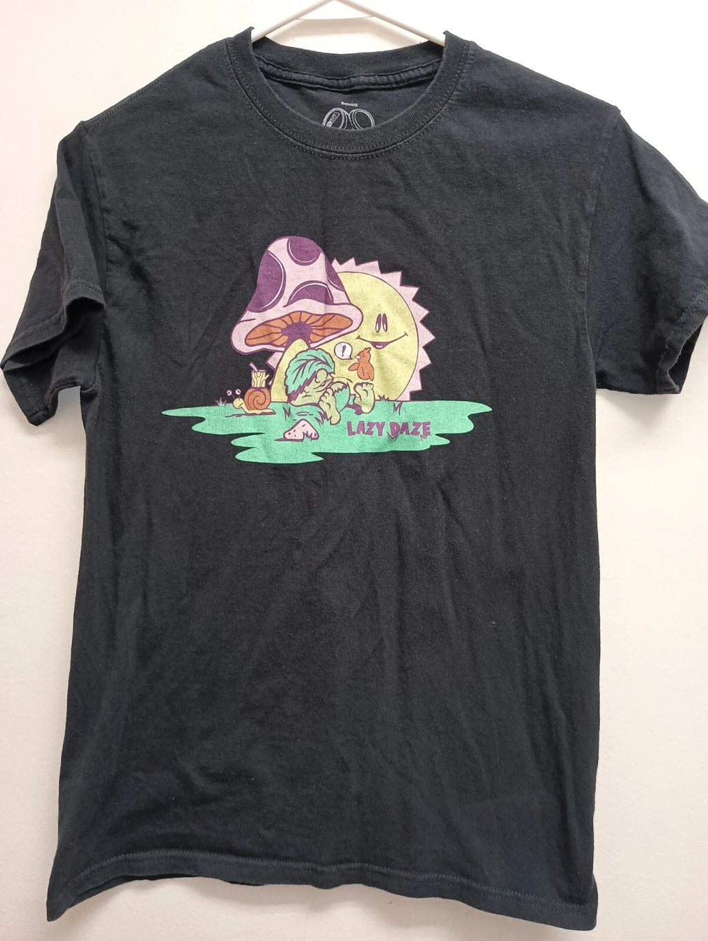 12 Oz. Soda Lazy Daze Men's Small Black Short Sleeve T-Shirt.