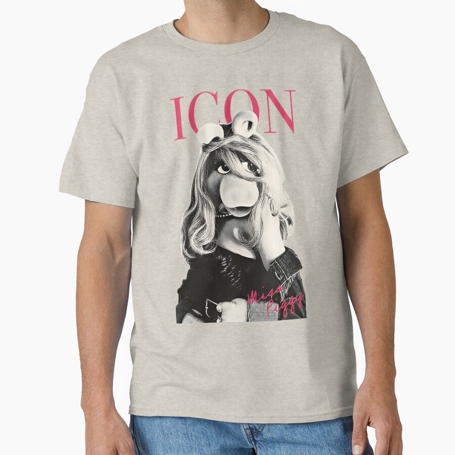 Vintage Miss Piggy Icon Magazine Cover Classic – The Muppets Retro Aesthetic by STAATI