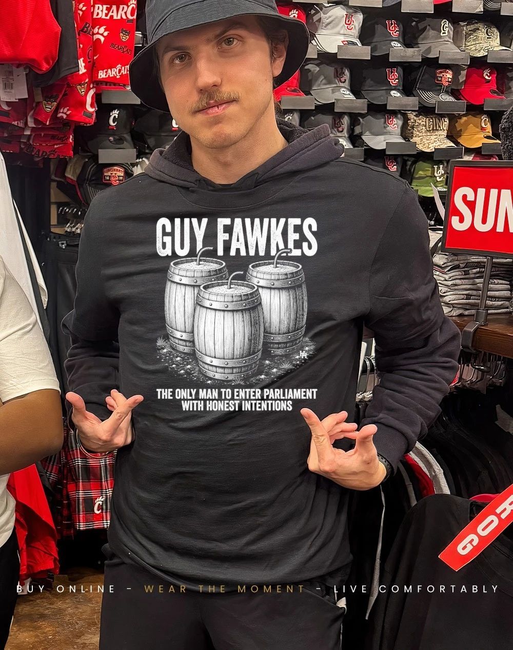 Guy fawkes the only man to enter parliament with honest intentions shirt