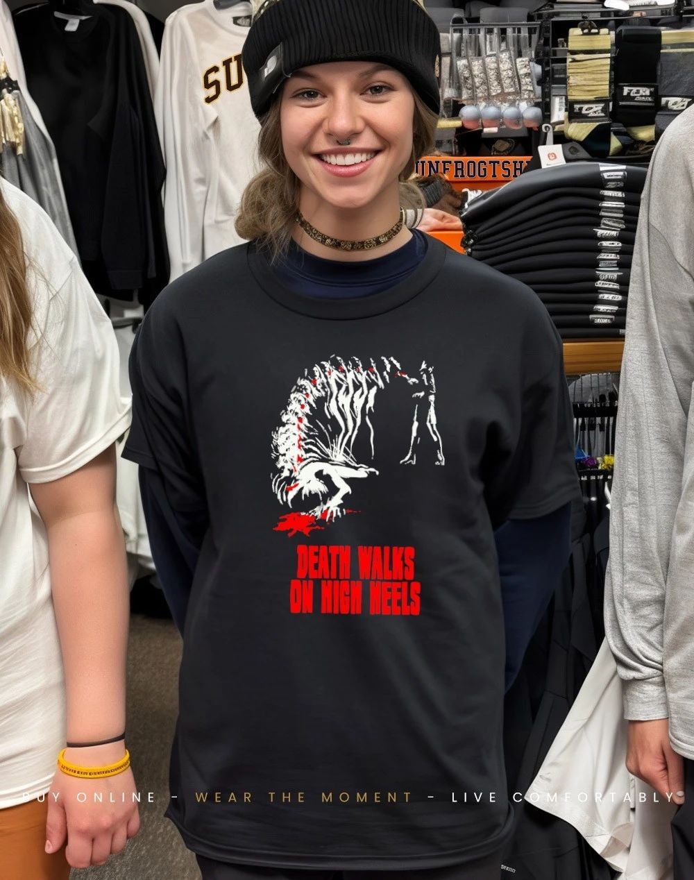 La morte cammina con i tacchi alti Death walks on high heels shirt