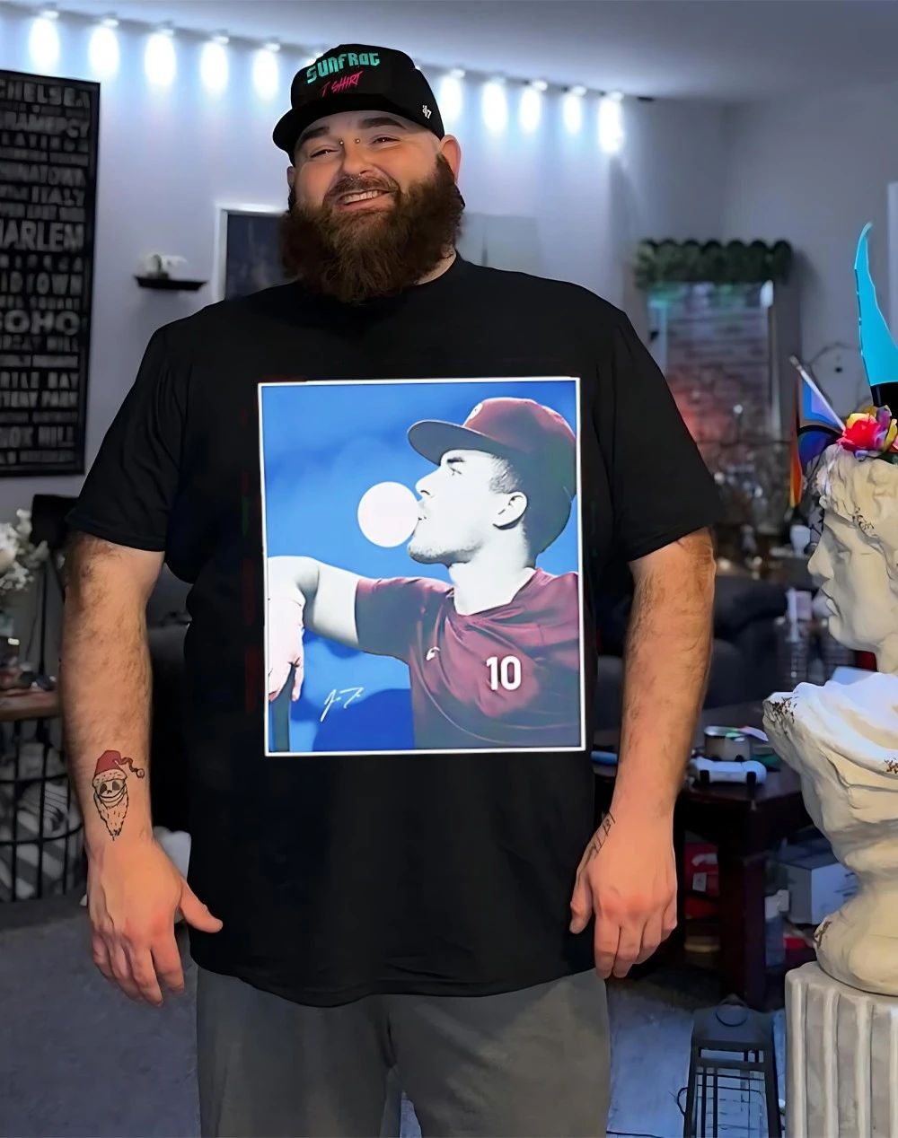 JT Realmuto bubble gum portrait shirt